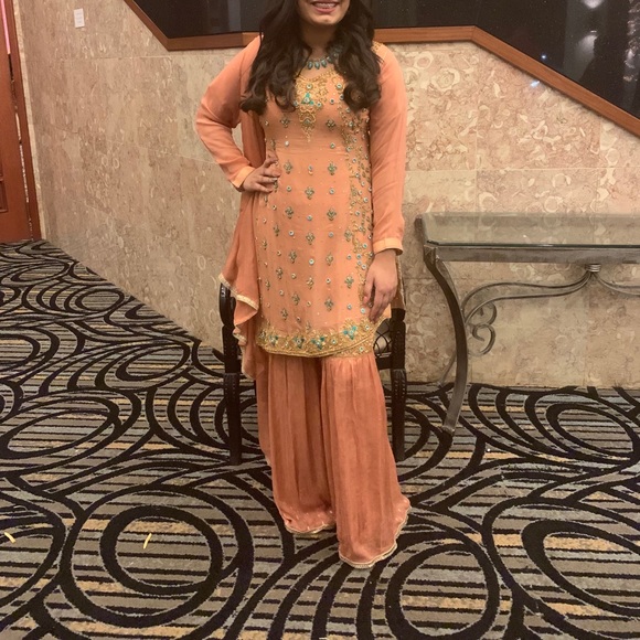 Pakistani dress Shalwar Kameez - Picture 3 of 3